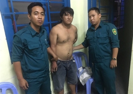 Dân quân Quận 12 bắt cướp