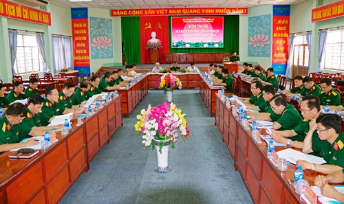 Khối thi đua quân sự địa phương tỉnh Long An sơ kết phong trào thi đua quyết thắng