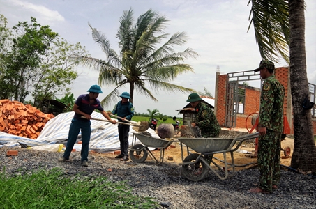 Xây cuộc sống giữ biên cương
