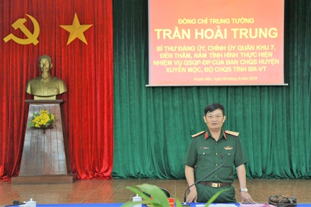 Chính ủy Quân khu đến thăm, nắm tình hình thực hiện nhiệm vụ của Ban CHQS huyện Xuyên Mộc