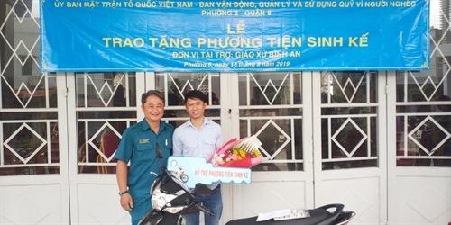 LLVT quận 8 tặng phương tiện sinh kế cho quân nhân dự bị có hoàn cảnh khó khăn