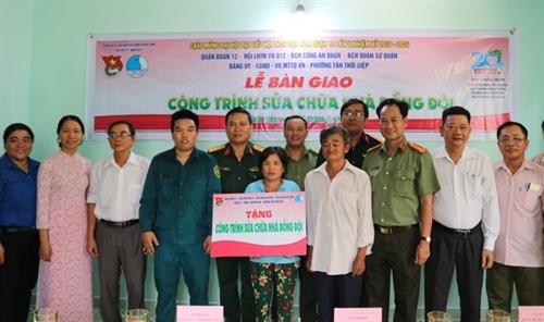 Lực lượng vũ trang quận 12 bàn giao công trình sửa chữa Nhà Đồng đội