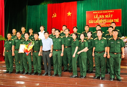 Đoàn cơ sở Trung đoàn 5 ra mắt Câu lạc bộ Lý luận trẻ