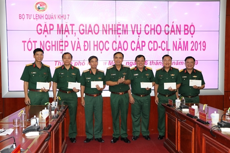 Bộ Tư lệnh Quân khu 7 giao nhiệm vụ cho cán bộ dự học các lớp cao cấp chiến dịch – chiến lược năm 2019