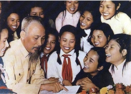 Lời Bác Hồ dạy ngày này năm xưa: “Vì lợi ích mười năm thì phải trồng cây, vì lợi ích trăm năm thì phải trồng người”