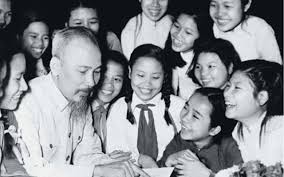 Lời Bác Hồ dạy ngày này năm xưa: "Non sông Việt Nam có trở nên tươi đẹp hay không... chính là nhờ một phần lớn ở công học tập của các em"