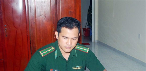 Trung úy Lâm Úc tự hào tiếp bước cha anh