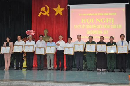 UBND tỉnh Bình Phước sơ kết 10 năm xây dựng nền quốc phòng toàn dân giai đoạn 2009-2019