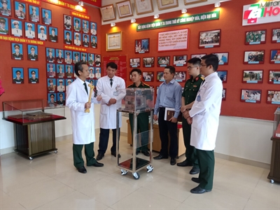 Giám đốc bệnh viện say mê và đạt nhiều thành tựu trong nghiên cứu khoa học