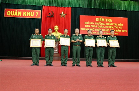 Quân khu 7 kiểm tra Chỉ huy trưởng, Chính trị viên: Tích lũy và nâng cao năng lực toàn diện cán bộ chủ trì