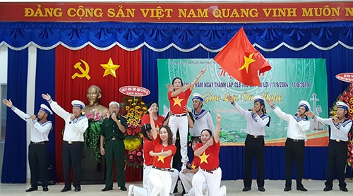 Biển, đảo trong trái tim người cao tuổi tỉnh Bình Dương
