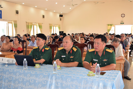 Ban CHQS huyện Hóc Môn bồi dưỡng kiến thức quốc phòng và an ninh cho cán bộ đối tượng 4