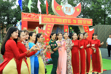 Phụ nữ Việt Nam luôn khẳng định vai trò, vị thế trong xã hội