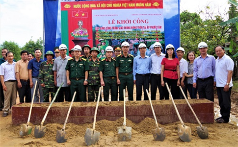 Trung đoàn 728 khởi công xây dựng công trình giao thông nông thôn mới