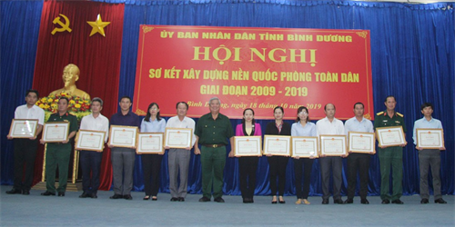 UBND tỉnh Bình Dương: Sơ kết 10 năm xây dựng nền quốc phòng toàn dân