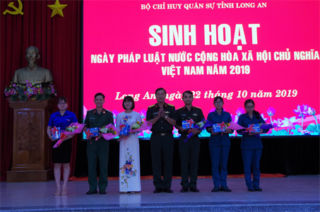 Bộ CHQS tỉnh Long An sinh hoạt “Ngày pháp luật” năm 2019