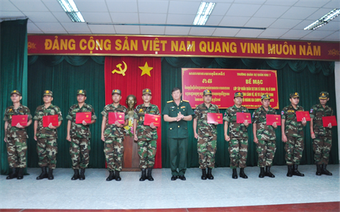 Bế mạc lớp tập huấn quân sự cho Quân đội Hoàng gia Campuchia