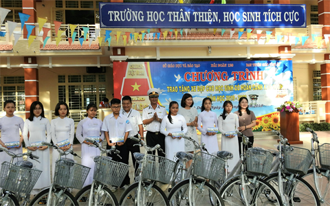 Hải đoàn 129 tuyên truyền thu hút nguồn nhân lực tại tỉnh Bình Dương