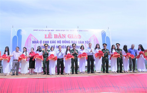 Bàn giao nhà tình thương cho đồng bào nghèo tại huyện Bù Gia Mập