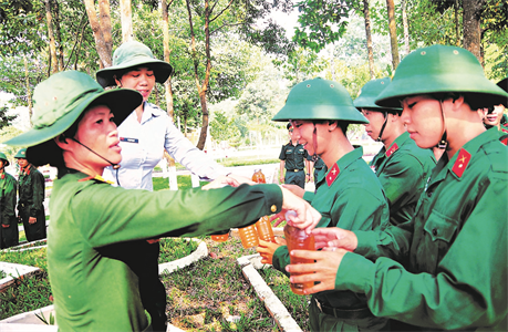Phụ nữ Sư đoàn 5: Với mô hình “Tiếp sức mùa huấn luyện”