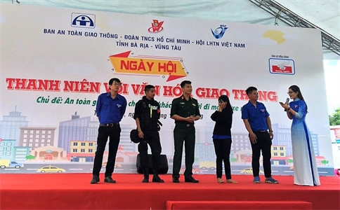 30 đoàn viên thanh niên Bộ CHQS tỉnh BR-VT tham gia Ngày hội "Thanh niên với văn hóa giao thông"