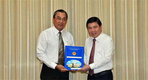 Đồng chí Trần Văn Tịnh nhận quyết định làm Chủ tịch Hội đồng thành viên Công ty SJC