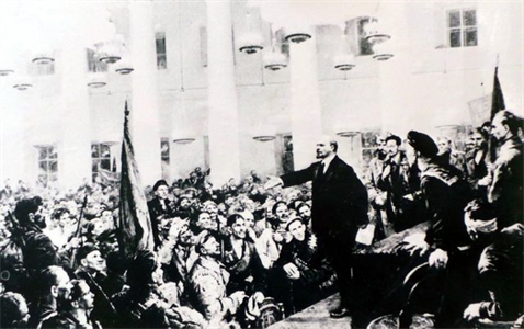 “… Nhờ Cách mạng Tháng Mười thành công mà một thế giới mới đã ra đời và ngày càng phồn vinh, càng mạnh mẽ như hoa nở mùa Xuân”