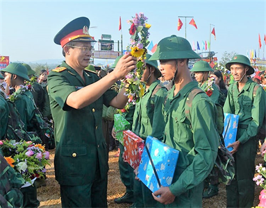 Thượng tá Phan Ngọc Dũng - Người chỉ huy trưởng mẫu mực
