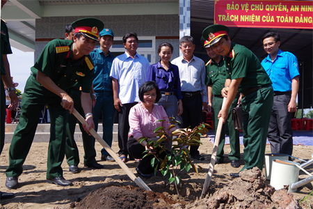 LLVT tỉnh Long An tích cực xây dựng điểm dân cư liền kề chốt dân quân biên giới