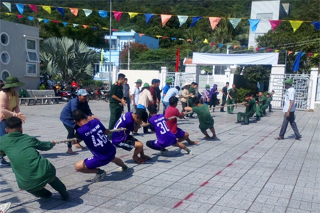 Gắn kết tình quân dân trong Ngày hội Đại đoàn kết toàn dân tộc ở Côn Đảo