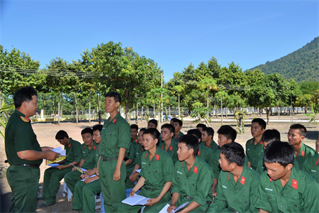 Ngôi trường của những người thầy mặc quân phục