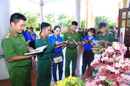 Trung đoàn 4, Sư đoàn 5 tọa đàm “Tuổi trẻ nói không với vi phạm pháp luật, kỷ luật”