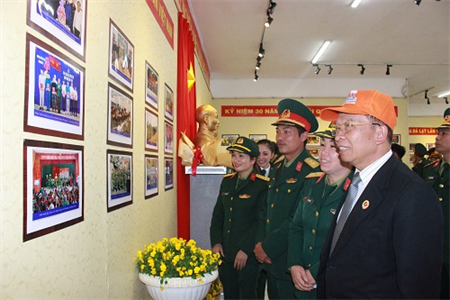 Lâm Đồng: Tổ chức triển lãm ảnh "Sáng mãi khúc quân hành"