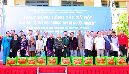 LLVT Thành phố Hồ Chí Minh chung tay vì người nghèo