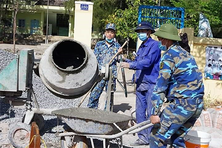 Lữ đoàn 681, Vùng 2 Hải quân thực hiện “Ngày chủ nhật xanh”
