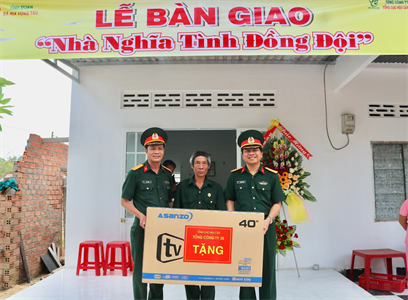 Tổng công ty 28 bàn giao “Nhà đồng đội”