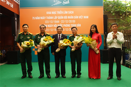 Khai mạc triển lãm sách “Ký ức người lính”