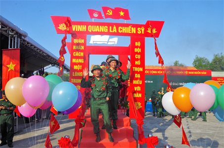 Tạo chuyển biến vững chắc trong xây dựng điểm vững mạnh về công tác quốc phòng, quân sự địa phương