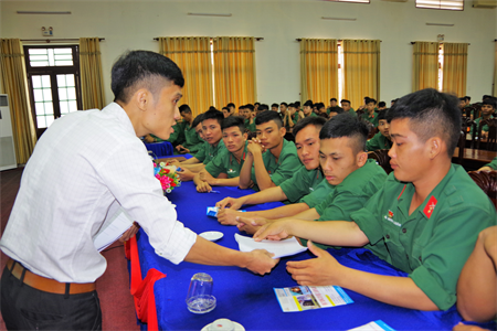 Tư vấn nghề, giới thiệu việc làm cho chiến sĩ xuất ngũ năm 2020