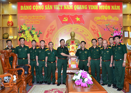Quân khu 7 thăm, chúc tết các đơn vị trên địa bàn tỉnh Bình Dương