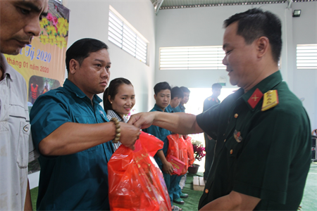 Trên 1,3 tỷ đồng tổ chức tết quân dân “Mừng Đảng - mừng xuân Canh Tý 2020”