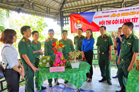 Tỉnh Long An tổ chức chương trình “Ấm áp xuân biên cương”