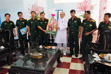Bộ CHQS tỉnh Tây Ninh chúc tết Hội thánh Cao đài