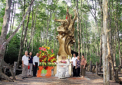 Củ Chi, Rừng Sác (TP Hồ Chí Minh) – Nơi giáo dục truyền thống cách mạng