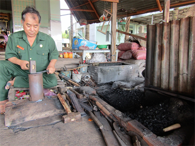 CCB Phan Khiêm Cung có tấm lòng vàng