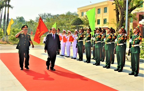 Thủ tướng Chính phủ Nguyễn Xuân Phúc: thăm và chúc tết Trường Đại học Nguyễn Huệ