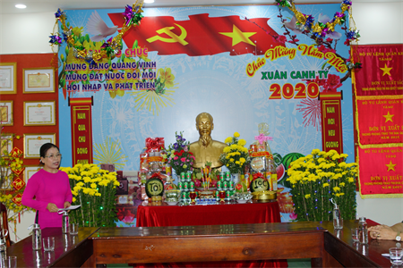 Cục Chính trị Quân khu thi trang trí bàn thờ Tổ quốc