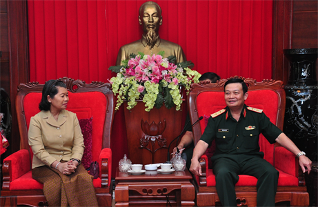 Phó Thủ tướng Campuchia thăm, chúc tết Bộ Tư lệnh Quân khu 7