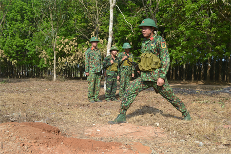 Quân khu 7 kiểm tra công tác chuẩn bị  huấn luyện chiến sĩ mới tại Trung đoàn 88 và Trung đoàn Đồng Nai.