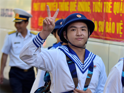 Quan tâm, chăm lo chiến sĩ trẻ